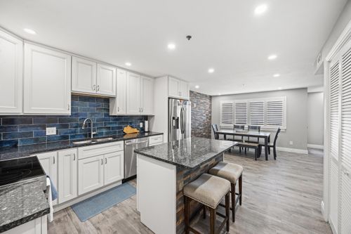 703-355 S Broadway, Lexington, KY, 40508-2545 | Card Image