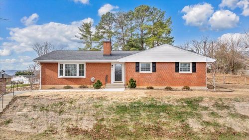 453 Howard Dr, Salem, VA, 24153-2164 | Card Image