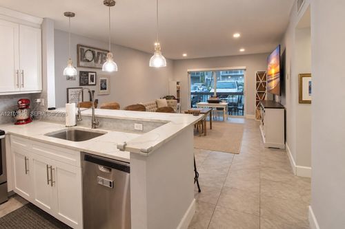 p-110-7840 Camino Real, Miami, FL, 33143-6813 | Card Image