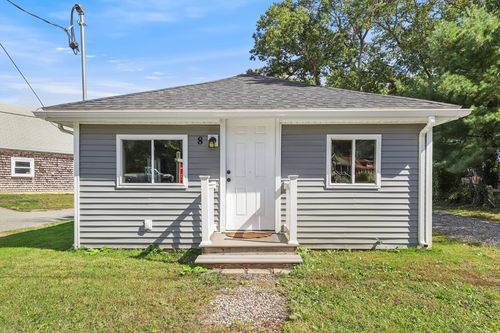 8 10th Ave, Halifax, MA, 02338-1312 | Card Image