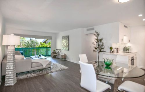 217-424 N Bellflower Blvd, Long Beach, CA, 90814-4057 | Card Image