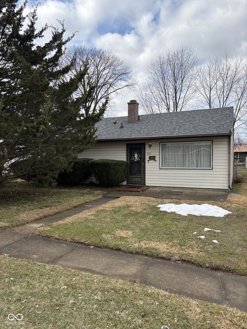 319 Roosevelt Dr, Shelbyville, IN, 46176-2221 | Card Image