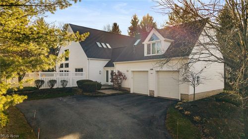 985 Goldenrod Trl, Aurora, OH, 44202-7876 | Card Image