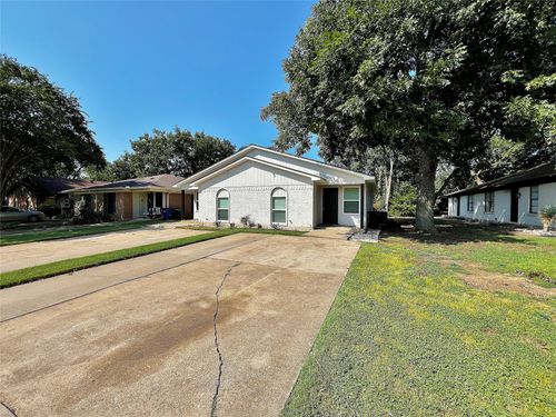 232 S Main St, Burleson, TX, 76028-4838 | Card Image