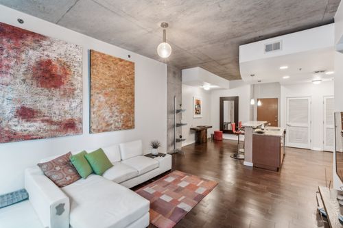 1015-301 Demonbreun St, Nashville, TN, 37201-2235 | Card Image