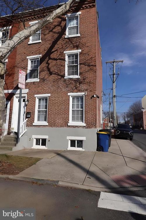 901 Gray St, Historic New Castle, DE, 19720-6035 | Card Image