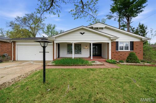 2975 Dover Drive, Florissant, MO, 63033 | Card Image