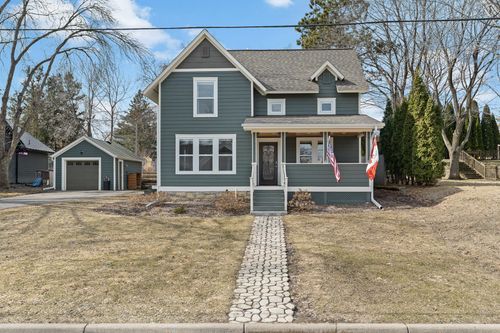 1002 5th St S, Stillwater, MN, 55082-6227 | Card Image