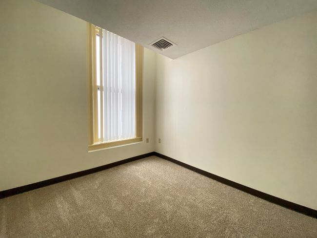 APT-214 - 30 Hanover St, Condo with 2 bedrooms, 1 bathrooms and null parking in Manchester NH | Image 25