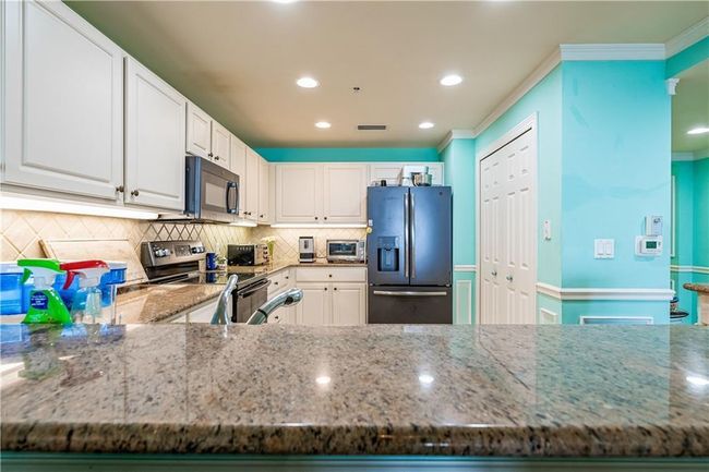 APT-402 - 3702 N Highway A1a, Condo with 3 bedrooms, 3 bathrooms and null parking in Hutchinson Island FL | Image 12
