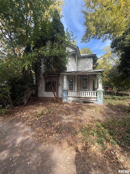 1030 W Center St, Girard, IL, 62640-1072 | Card Image