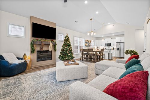 579 Centre St, Pleasant View, TN, 37146-7205 | Card Image