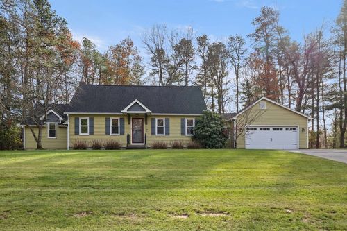 59 Campbell Dr, Easthampton, MA, 01027-2733 | Card Image