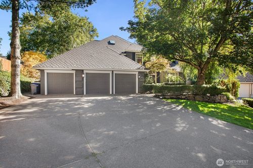 25857 Se 22nd Pl, Sammamish, WA, 98075-7915 | Card Image