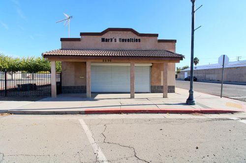 8696 Main Street, San Joaquin, CA, 93660 | Card Image