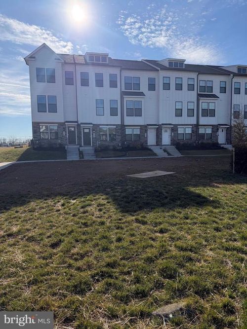 723 Courier Ln, FREDERICK, MD, 21701-9443 | Card Image