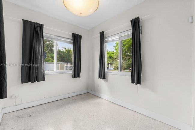 426 Sw 26 Th Rd, House other with 4 bedrooms, 3 bathrooms and null parking in Miami FL | Image 15