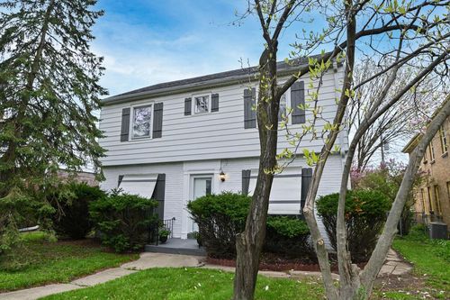5724 W Roosevelt Drive, Milwaukee, WI, 53216 | Card Image