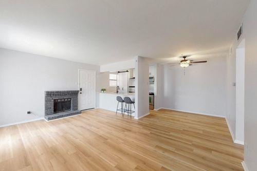 apt-216-1810 N Garrett Ave, Dallas, TX, 75206-7550 | Card Image
