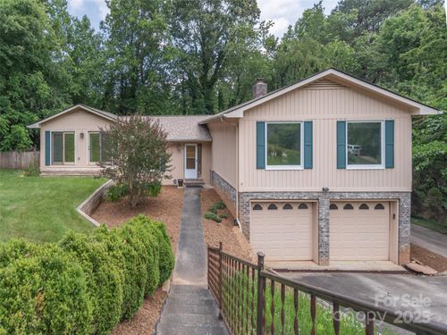 51 Wake Robin Way, Asheville, NC, 28805-1331 | Card Image