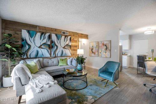 3c-2627 N 45th Ave, Phoenix, AZ, 85035-2354 | Card Image