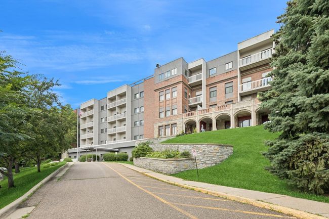5 Story condo building | Image 18