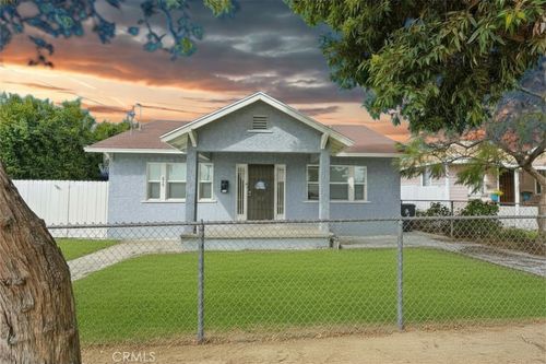 817 Gulf Ave, Wilmington, CA, 90744-4201 | Card Image