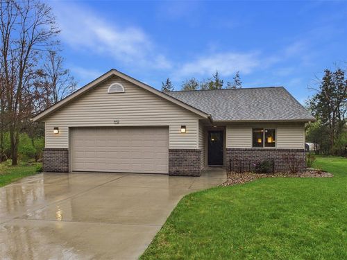 440 Tony St, Osceola, WI, 54020-8192 | Card Image