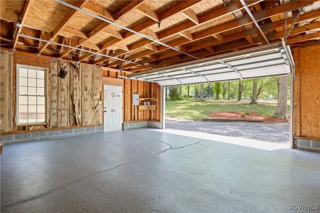 Garage with electric panel | Image 33