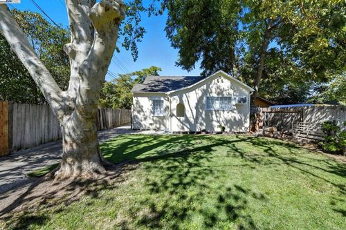 1113 Rivera Dr, Sacramento, CA, 95838-4443 | Card Image