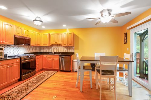 c9-30 Silver Sands Rd, East Haven, CT, 06512 | Card Image