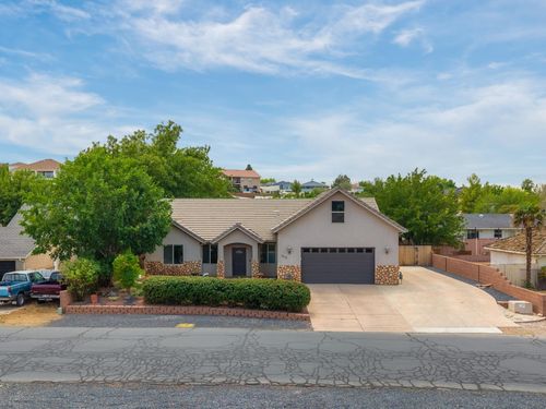 1632 Evergreen Dr, St. George, UT, 84790-8211 | Card Image