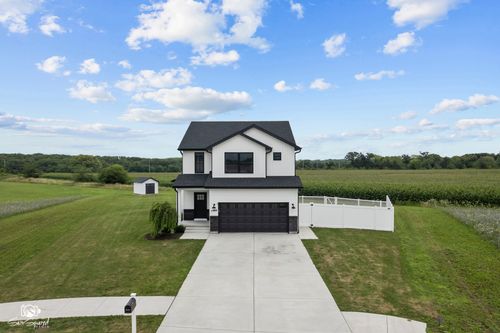 1405 Navajo Ct, Kankakee, IL, 60901-8490 | Card Image