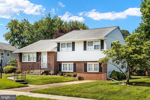 3586 Swiftwater Ln, BROOKHAVEN, PA, 19015-2644 | Card Image