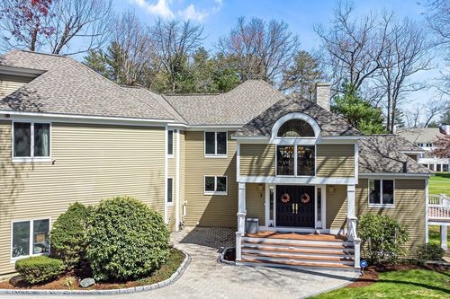 3 Choate Ln, Ipswich, MA, 01938-3011 | Card Image