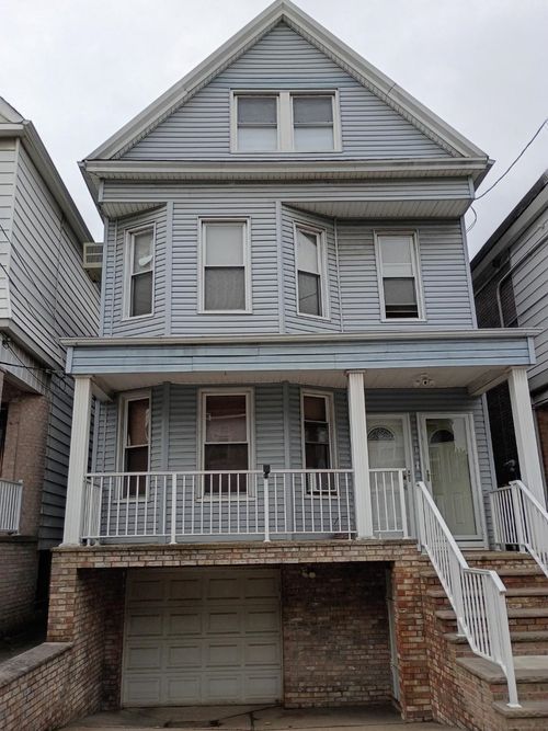 98 15th St, Bayonne, NJ, 07002 | Card Image