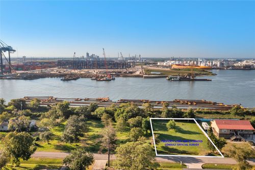 611 S Shady Ln, La Porte, TX, 77571-7251 | Card Image