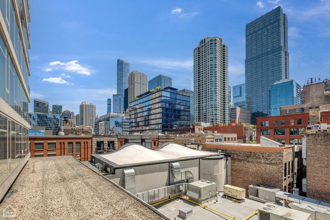 APT-503 - 201 W Grand Ave, Condo with 2 bedrooms, 2 bathrooms and 1 parking in CHICAGO IL | Image 20