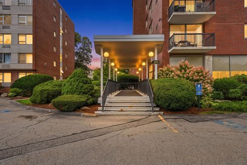 506-20 Hammond Pond Pkwy, Chestnut Hill, MA, 02467-2134 | Card Image