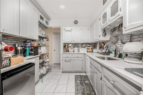 6-08-608 Kemeys Ave, Briarcliff Manor, NY, 10510-2046 | Card Image