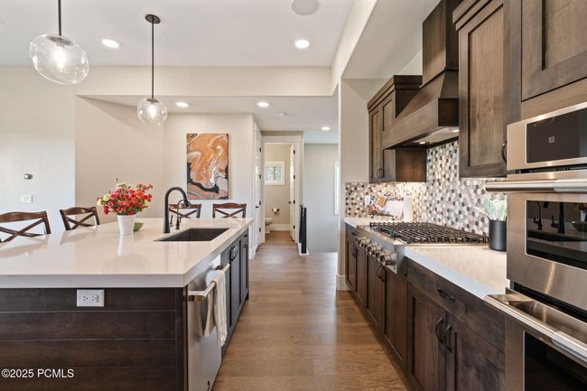 Kitchen island with gourmet appliances | Image 9