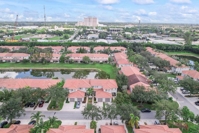 6204 Sandy Bank Ter, Condo with 2 bedrooms, 3 bathrooms and null parking in Riviera Beach FL | Image 23