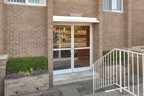 4c-720 Milton Rd, Rye, NY, 10580-3258 | Card Image