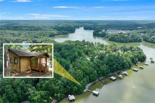 8070 Beachwood Dr, Murrayville, GA, 30564-1618 | Card Image