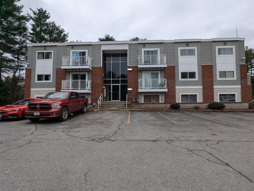 112 Capital Hill Dr, Londonderry, NH, 03053-5402 | Card Image