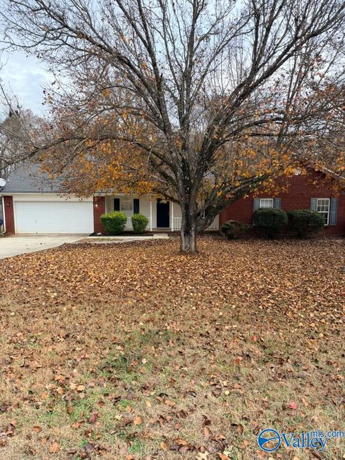 217 Falcon Ridge Dr, Huntsville, AL, 35811-8052 | Card Image