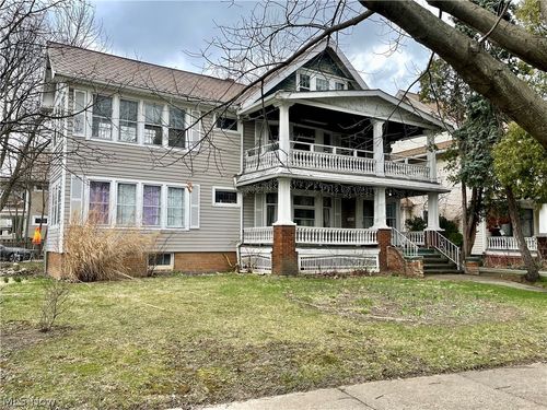 3284 West Blvd, Cleveland, OH, 44111-2824 | Card Image