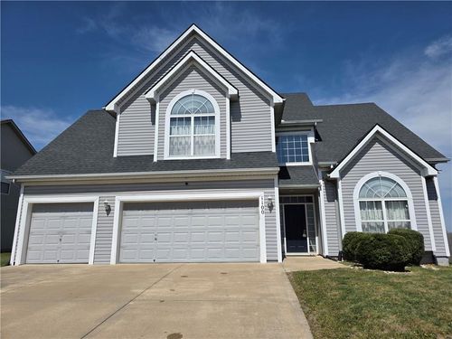 1100 Hampton Dr, Raymore, MO, 64083-8340 | Card Image