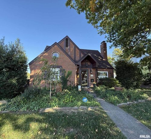 200 S 12th St, Herrin, IL, 62948-3624 | Card Image