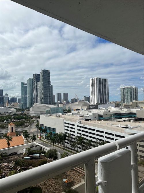 a-1856-1717 N Bayshore Dr, Miami, FL, 33132-1156 | Card Image